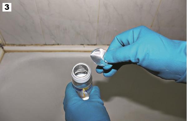 Тестируем состав, который должен отчищать силиконовый герметик